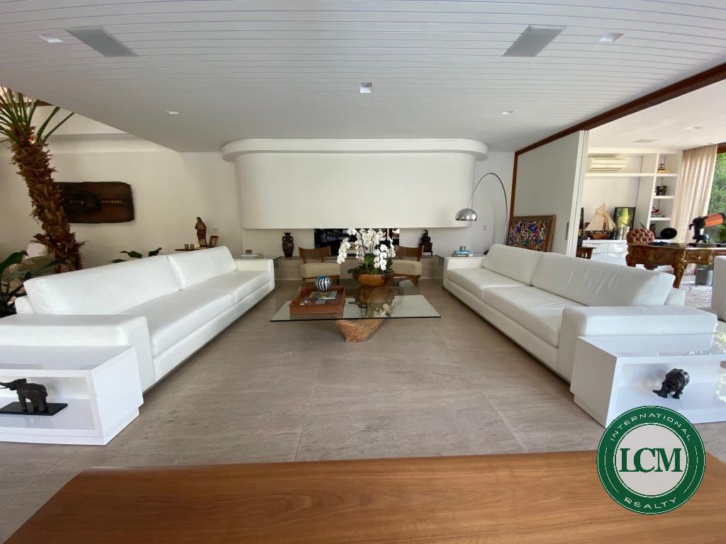CASA RESIDENCIAL em Barueri - SP, Alphaville