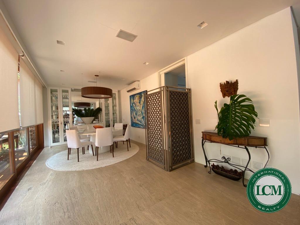 CASA RESIDENCIAL em Barueri - SP, Alphaville