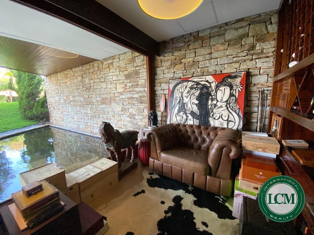 CASA RESIDENCIAL em Barueri - SP, Alphaville