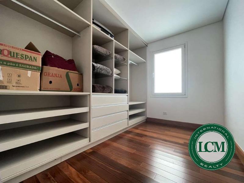 Casa à venda na Granja Viana