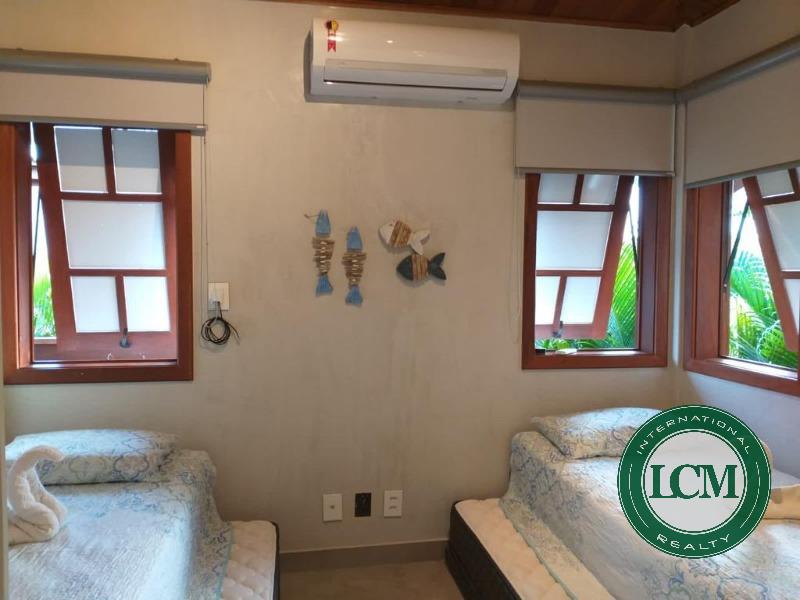 Apartamento térreo- Praia do Forte