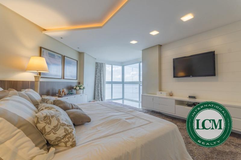 Apartamento de Luxuoso em Frente ao Mar