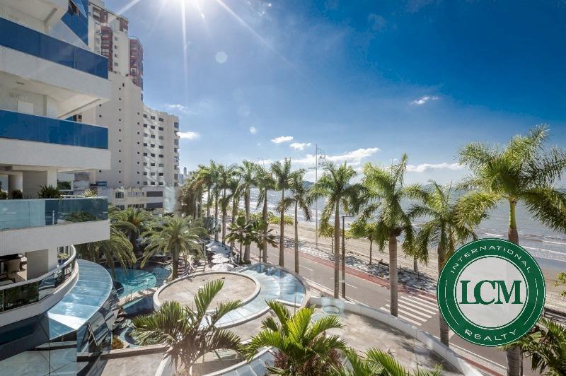 Apartamento de Luxuoso em Frente ao Mar