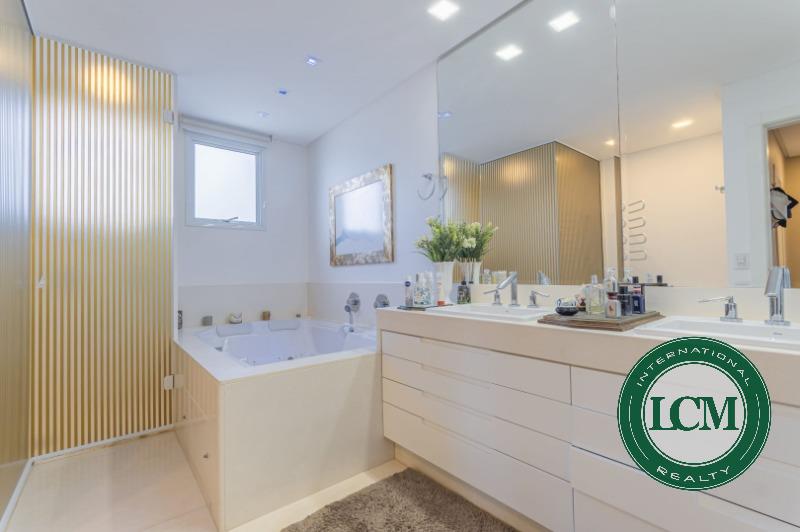 Apartamento de Luxuoso em Frente ao Mar