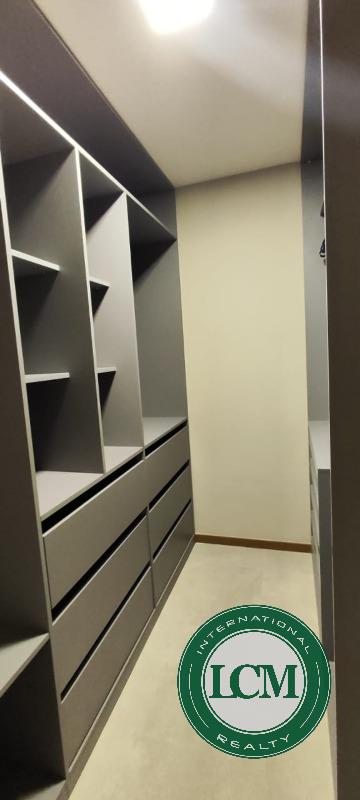 Casa com 7 Suítes e Hidromassagem
