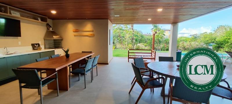 Casa com 7 Suítes e Hidromassagem