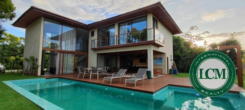 Casa com 7 Suítes e Hidromassagem