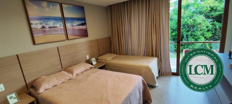 Casa com 7 Suítes e Hidromassagem