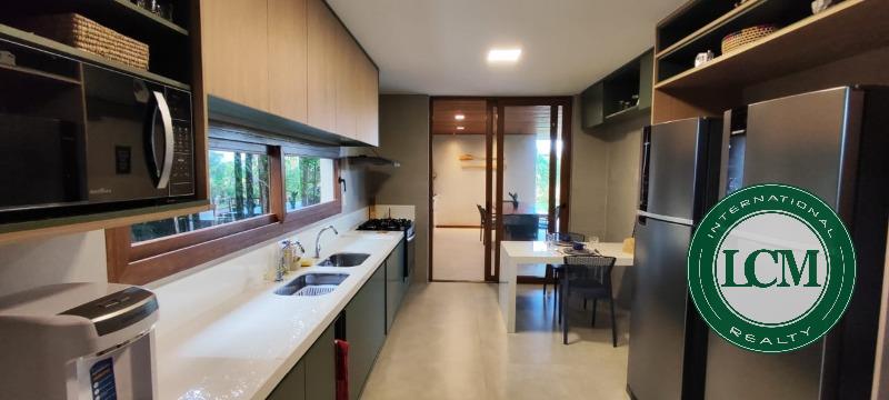 Casa com 7 Suítes e Hidromassagem