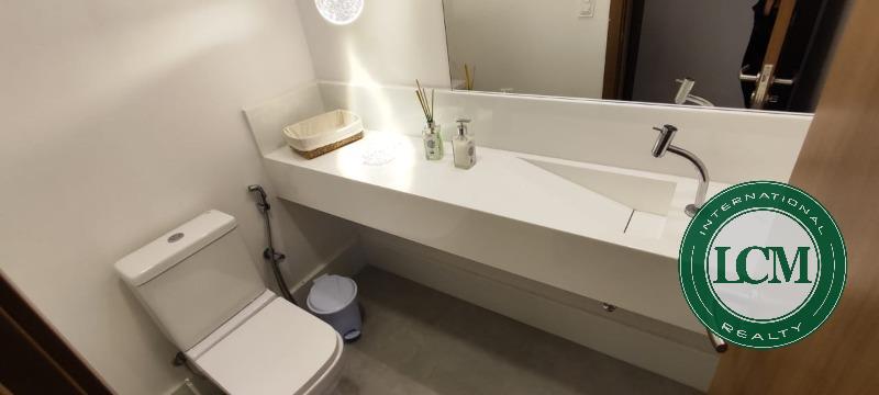 Casa com 7 Suítes e Hidromassagem