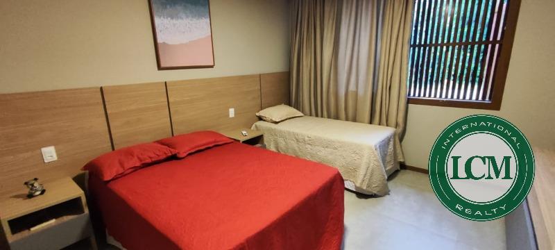 Casa com 7 Suítes e Hidromassagem