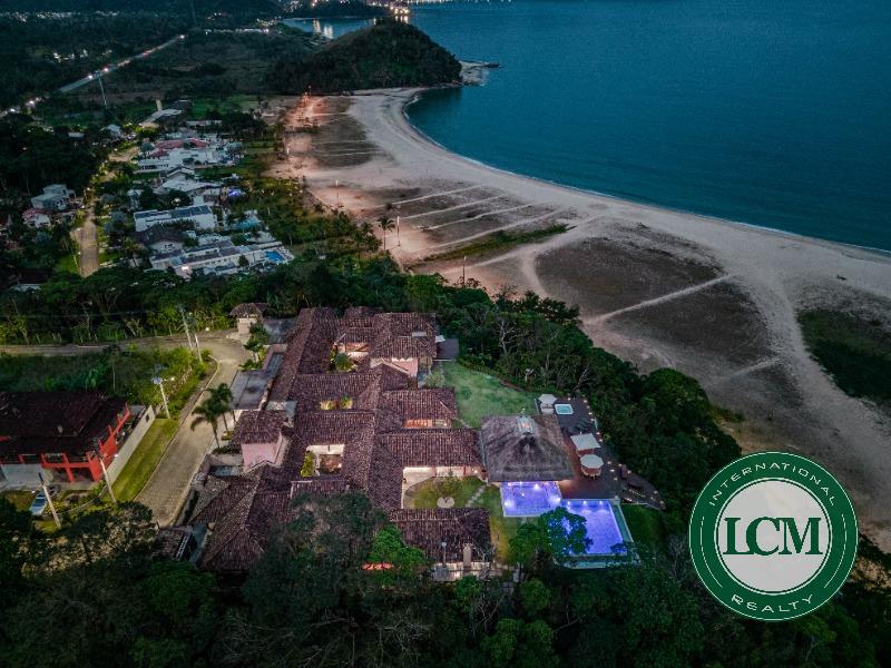 Mansão na Praia de Cocanha - Caraguatatuba