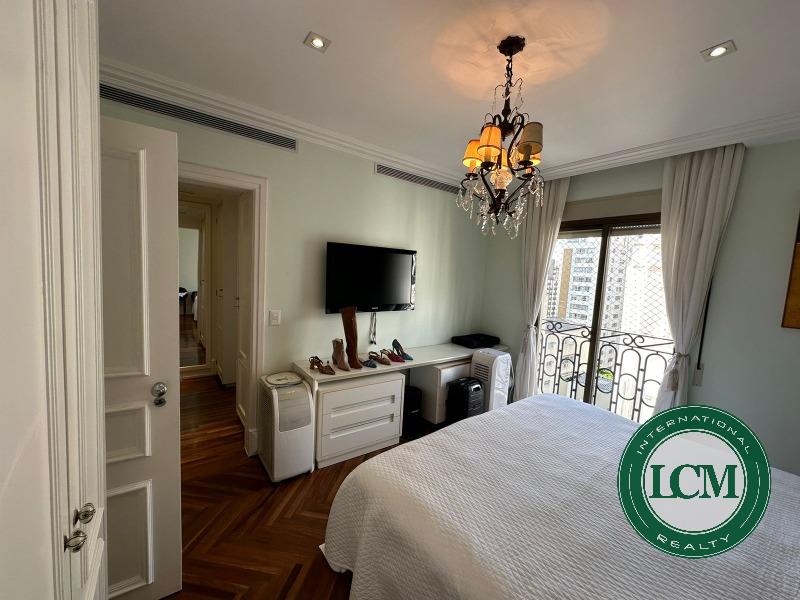 Apartamento a venda no Jardins