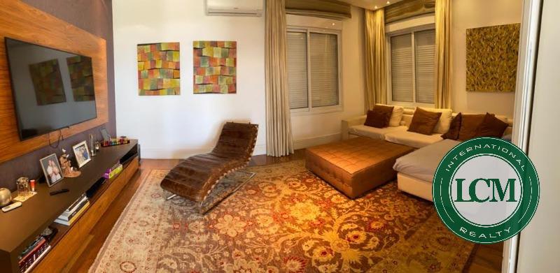 Casa alto padrão à venda em Alphaville