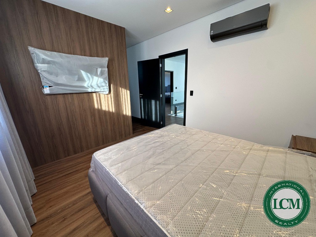 Casa moderna à venda no condomínio spii