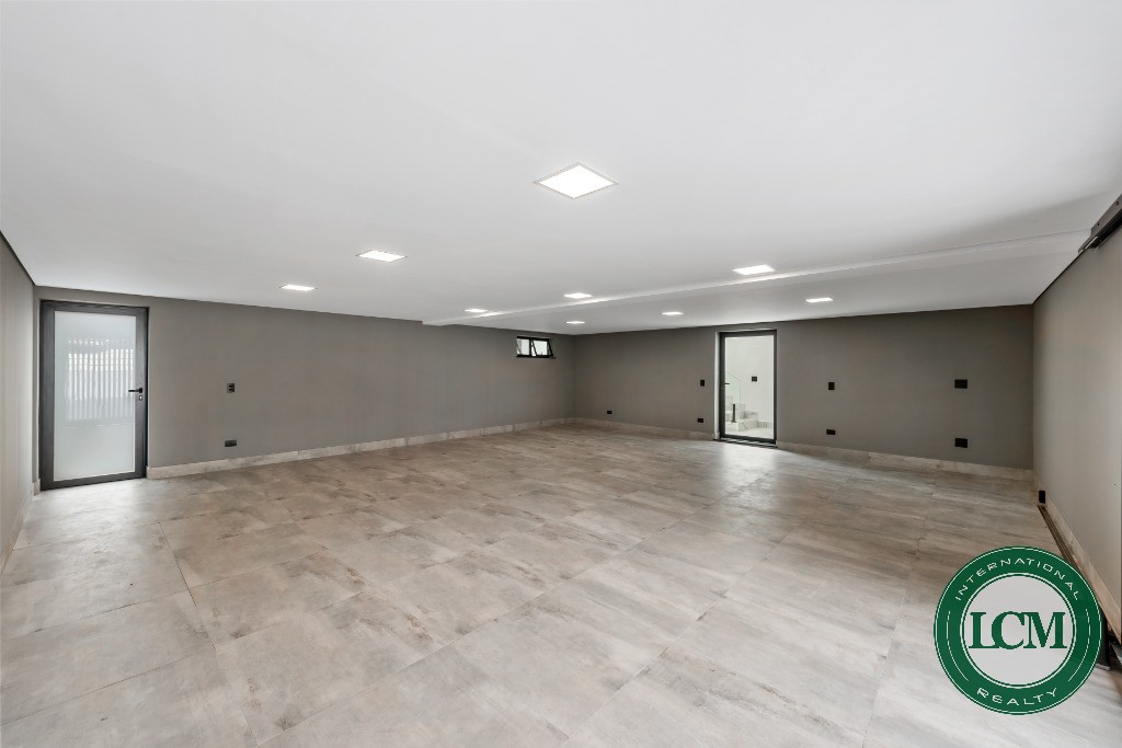 Casa moderna à venda no Condomínio SPII
