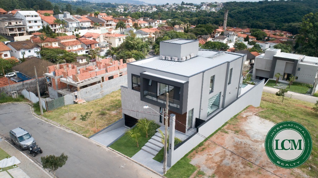 Casa moderna à venda no Condomínio SPII