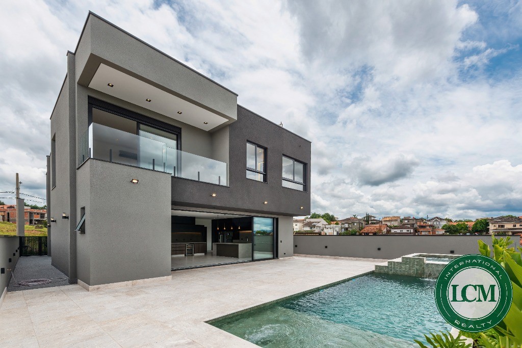 Casa moderna à venda no Condomínio SPII