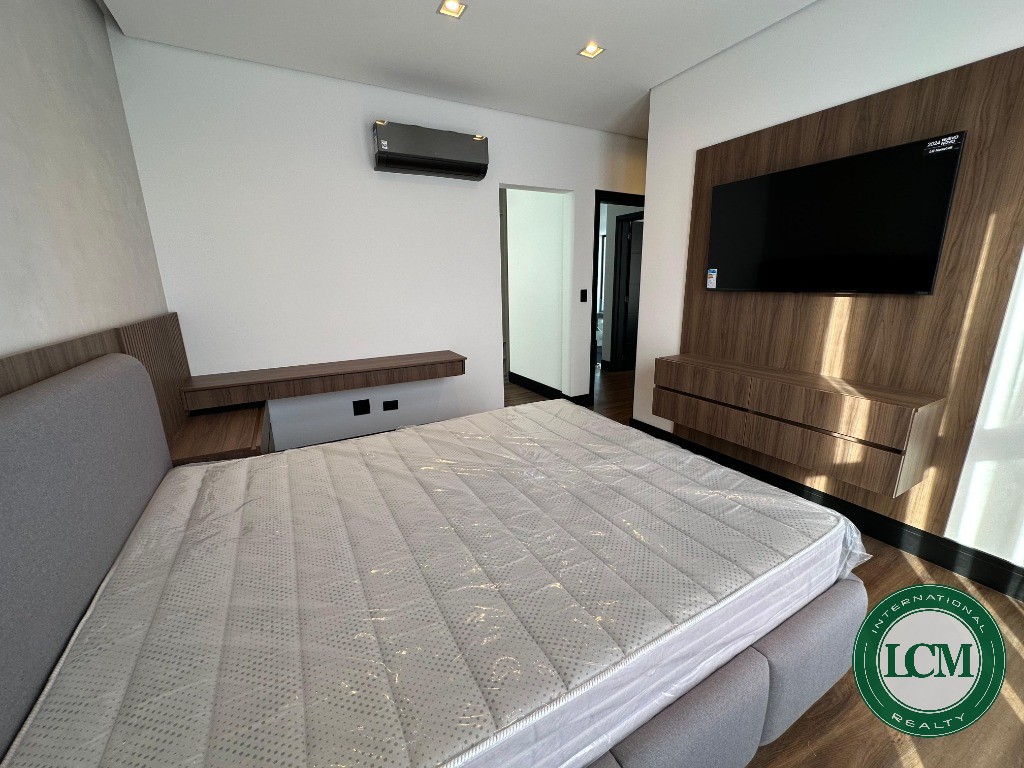 Casa moderna à venda no Condomínio SPII