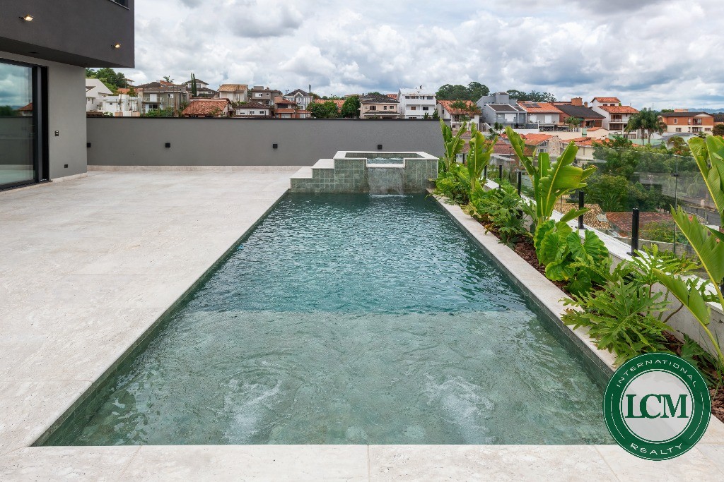Casa moderna à venda no Condomínio SPII