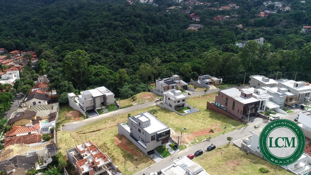 Casa moderna à venda no Condomínio SPII