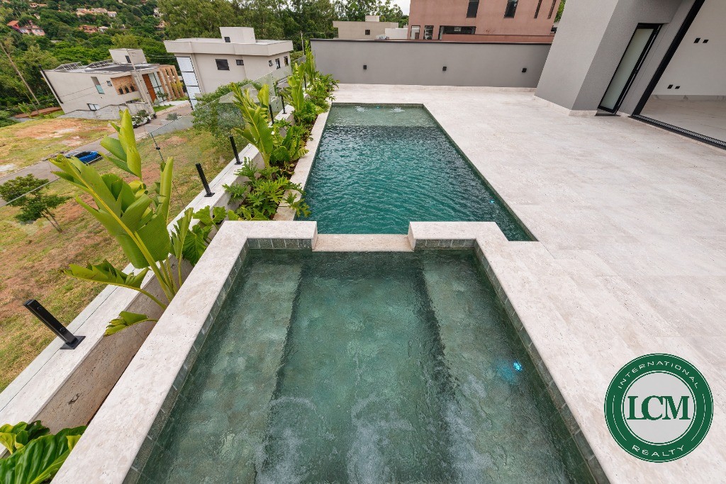 Casa moderna à venda no Condomínio SPII