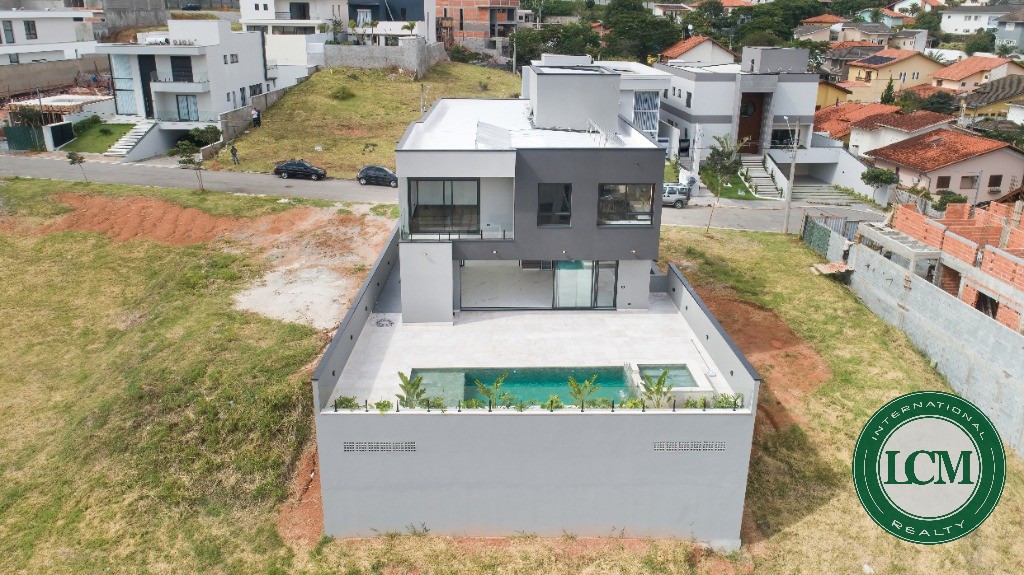 Casa moderna à venda no Condomínio SPII