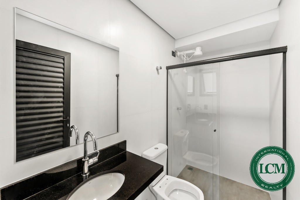 Casa moderna à venda no Condomínio SPII