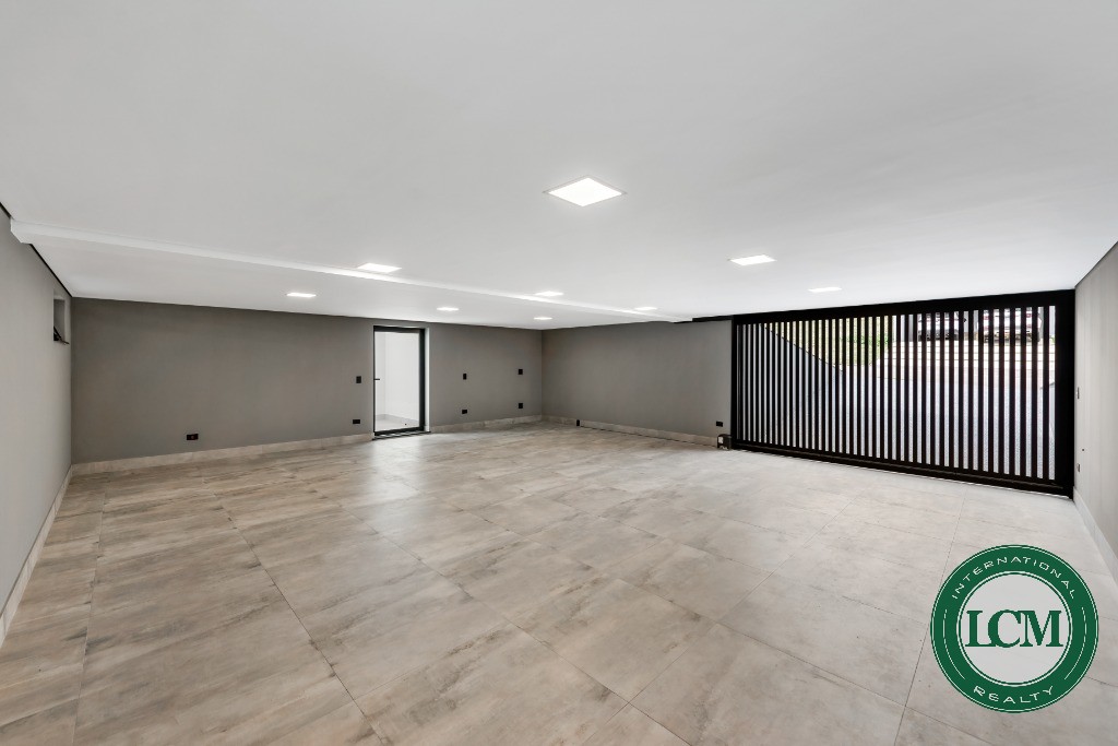 Casa moderna à venda no Condomínio SPII