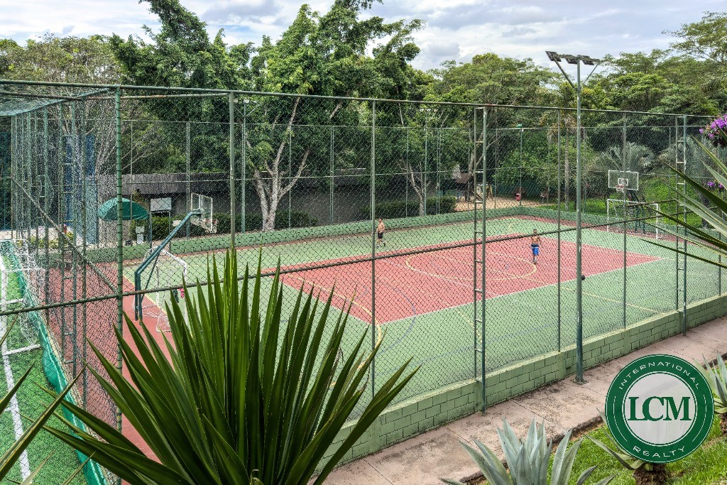 Casa moderna à venda no Condomínio SPII