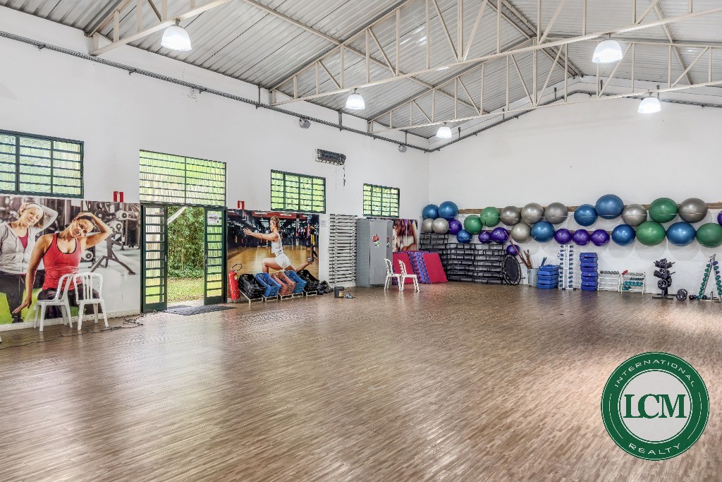 Casa moderna à venda no Condomínio SPII