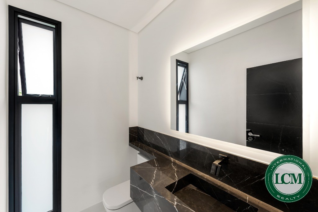 Casa moderna à venda no Condomínio SPII