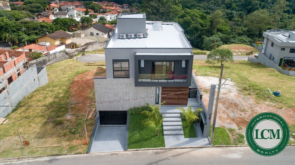 Casa moderna à venda no Condomínio SPII