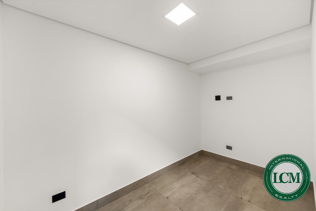 Casa moderna à venda no Condomínio SPII