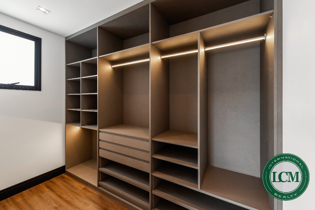 Casa moderna à venda no Condomínio SPII