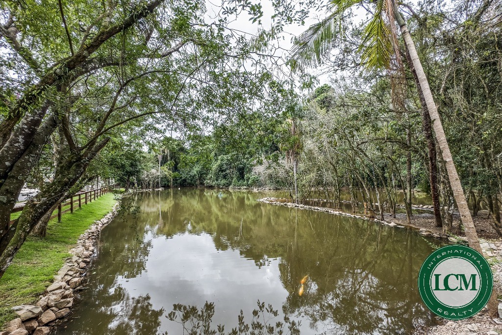 Casa moderna à venda no Condomínio SPII