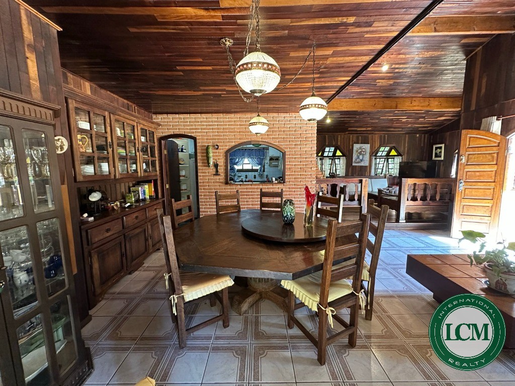 Casa à venda no condomínio porto de ibiúna