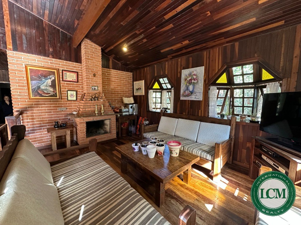 Casa à venda no condomínio porto de ibiúna