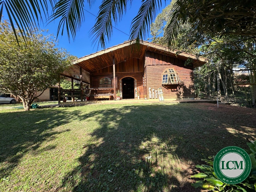 Casa à venda no condomínio porto de ibiúna