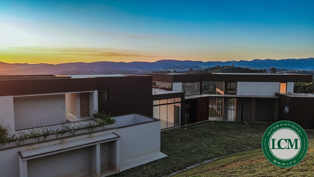 Casa à venda em bragança paulista com vista para a represa
