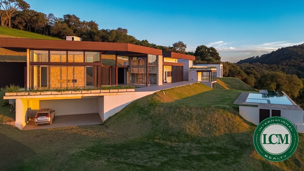 Casa à venda em bragança paulista com vista para a represa
