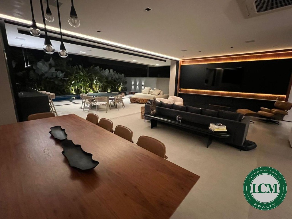 Casa à Venda no Alphaville Residencial Um 4 Suítes e Piscina Aquecida - foto 2