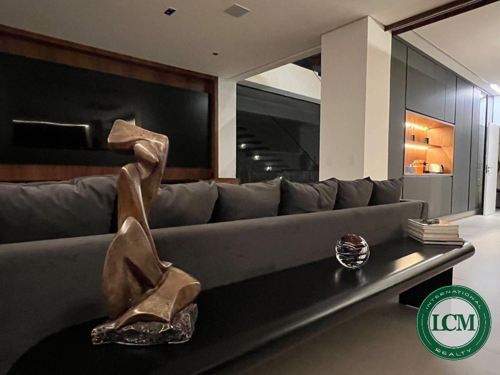 Casa à Venda no Alphaville Residencial Um 4 Suítes e Piscina Aquecida - foto 4