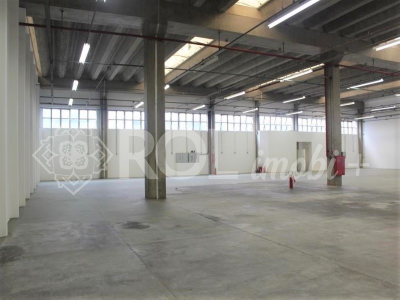 Depósito-Galpão, 1400 m² - Foto 1