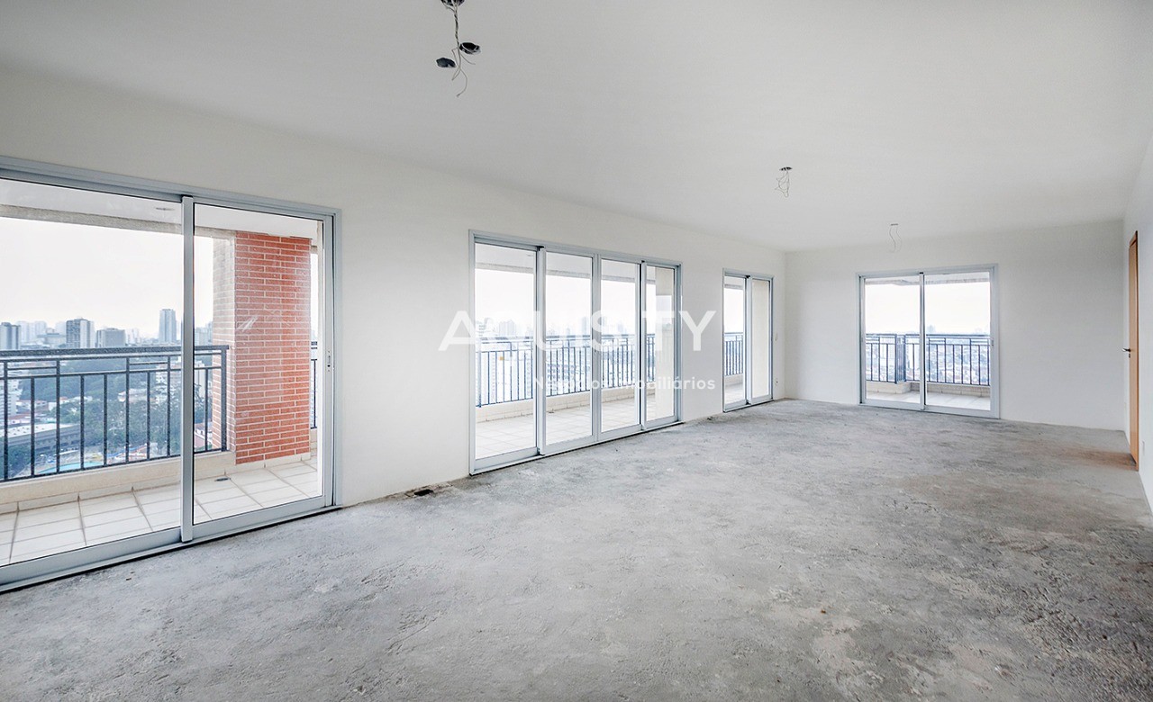Apartamento à venda no Parque da Mooca com 4 suítes, varanda com churrasqueira, a melhor vista do Parque da Mooca.