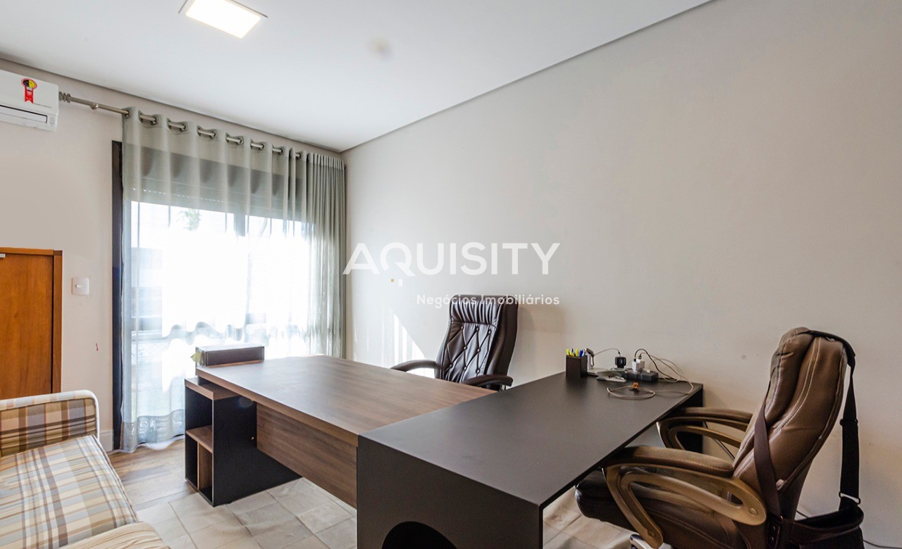 Casa à venda no Portal Japy Golf Club, 389,60m², 4 dormitórios sendo 3 suítes, campo de Golf, piscina, 3 vagas garagem
