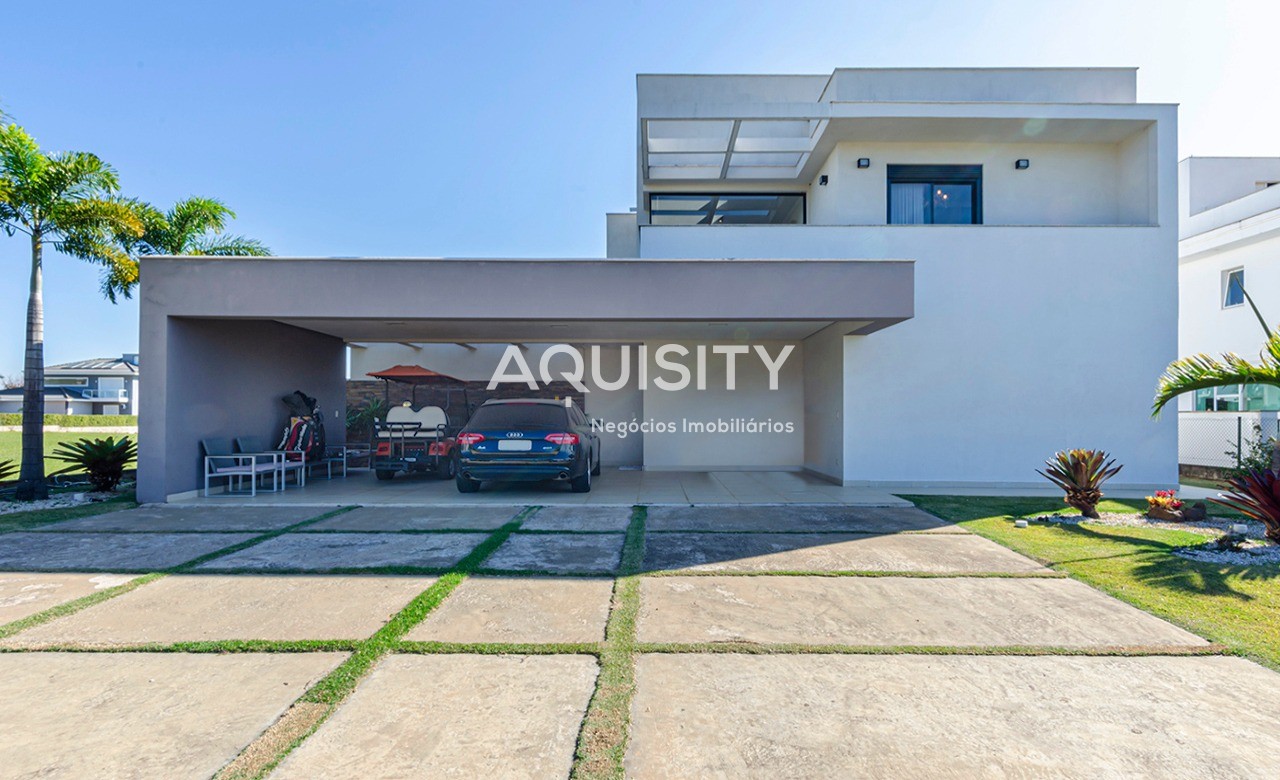 Casa à venda no Portal Japy Golf Club, 389,60m², 4 dormitórios sendo 3 suítes, campo de Golf, piscina, 3 vagas garagem