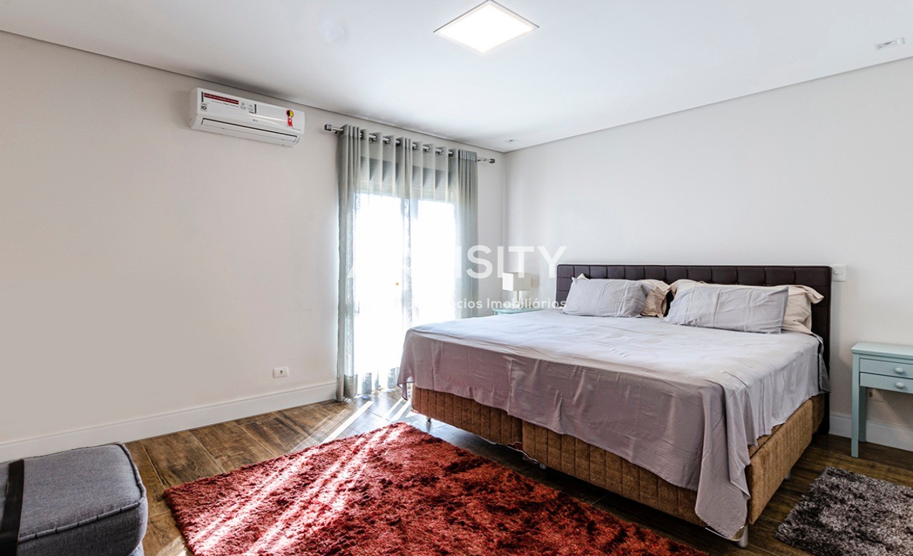 Casa à venda no Portal Japy Golf Club, 389,60m², 4 dormitórios sendo 3 suítes, campo de Golf, piscina, 3 vagas garagem