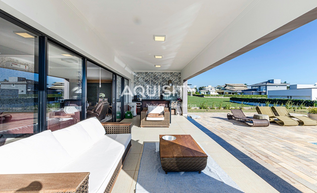 Casa à venda no Portal Japy Golf Club, 389,60m², 4 dormitórios sendo 3 suítes, campo de Golf, piscina, 3 vagas garagem
