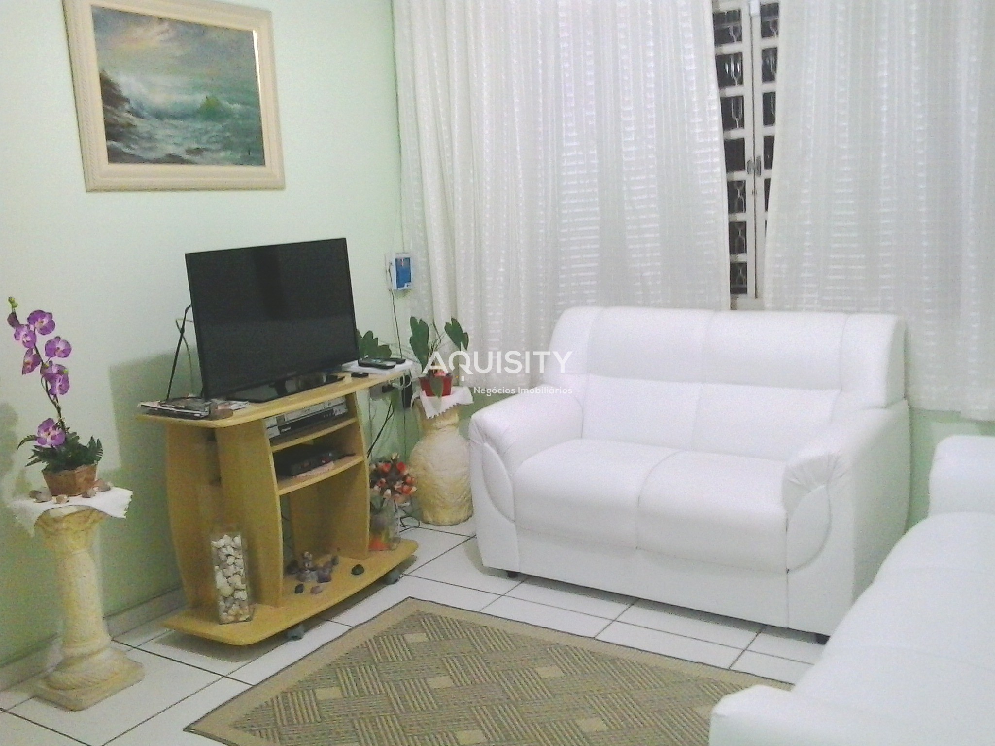 Casa à Venda 130 m², Zona Sul Parque Fongaro com 3 dormitórios e 2 banheiros, quintal, 2 vagas, casa com alarme, moveis embutidos.